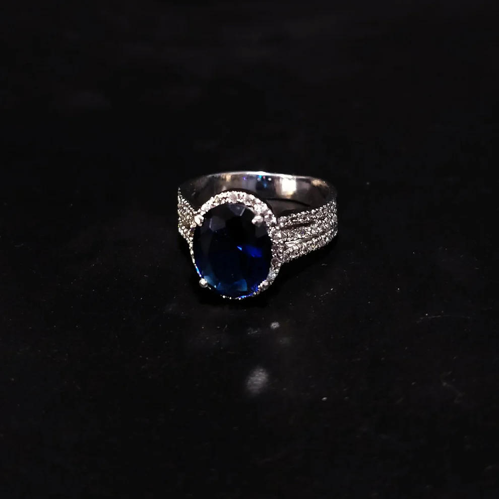 925-Silver-Ring-With-premium-quality-of-zircons-Rhodium-plated1.webp