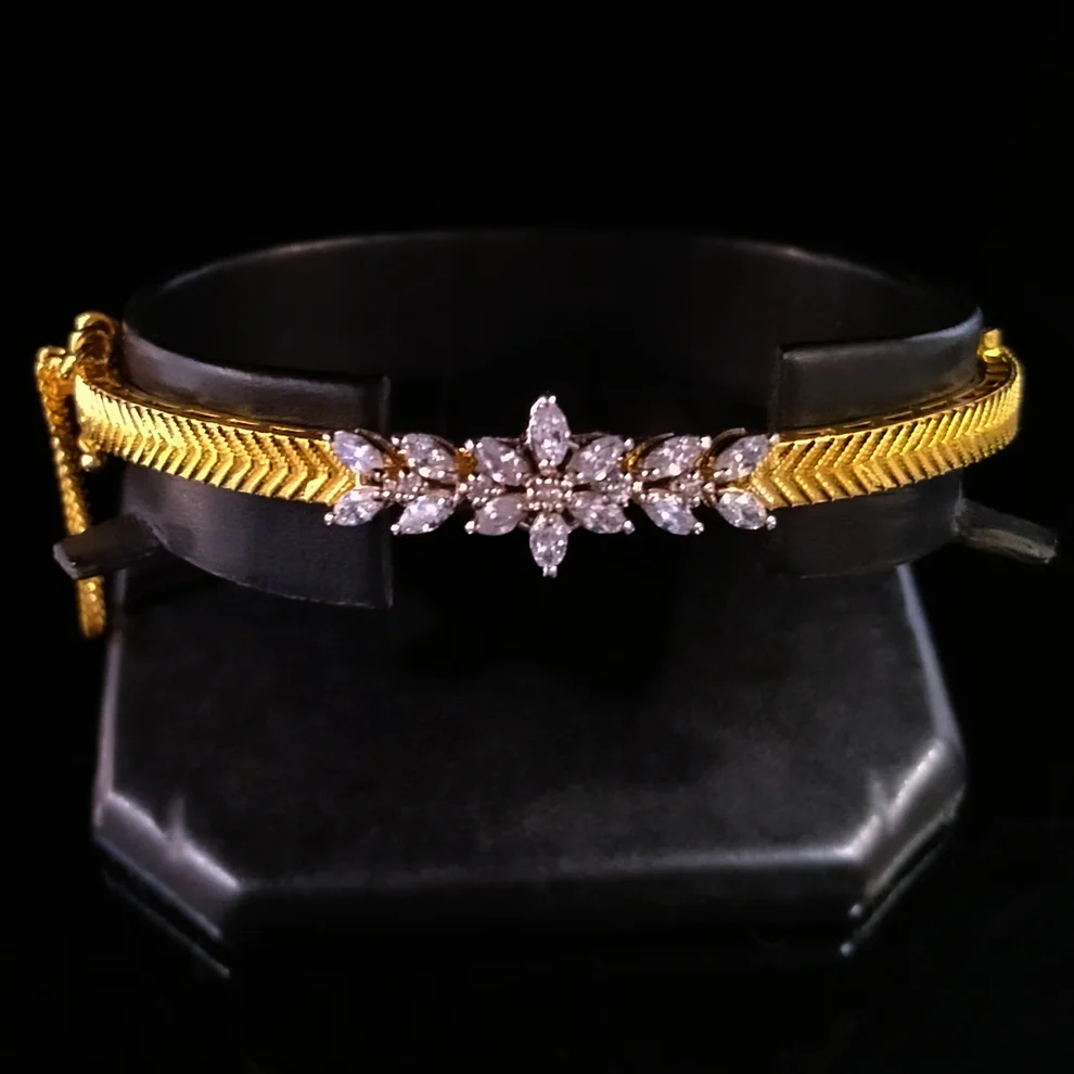 Openable-Gold-plated-bracelet-925-Silver1.webp