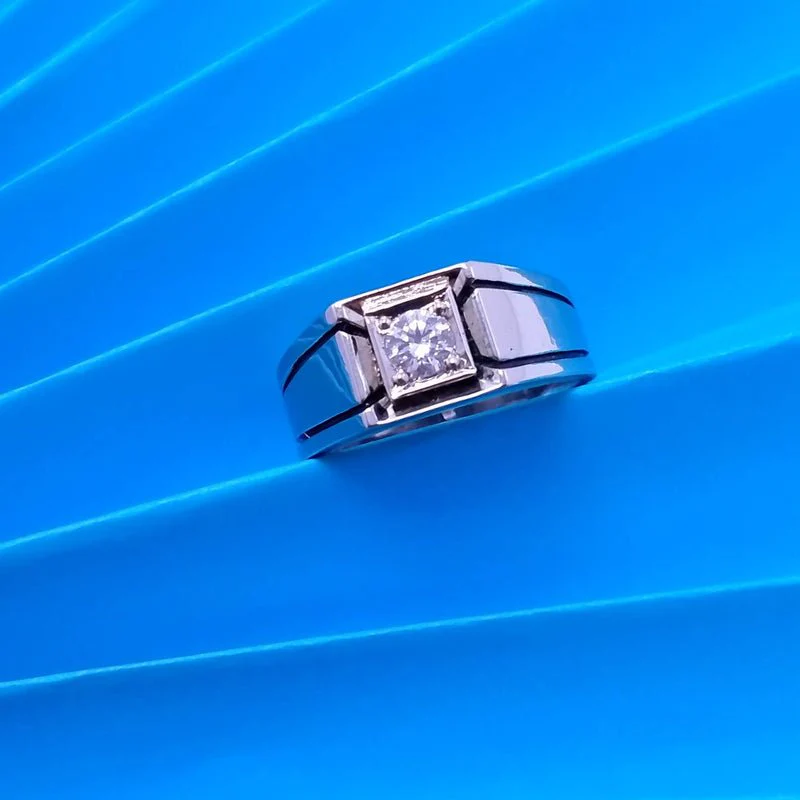 Silver-hand-made-fancy-Mens-ring-with-Qubic-Zircons-and-white-gold-plated.925-Silver2.webp