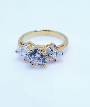 Diamond-Style-Ring-with-Cubic-Zircons-Premium-Quality.-925-Silver2.webp